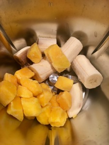 Smoothie Bowle mit Banane und Ananas aus dem Thermomix von Vorwerk